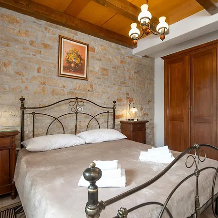 Krculi Villa *