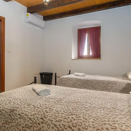Krculi Feriehus Žminj